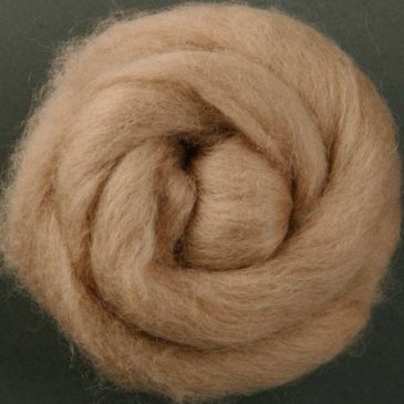 2 oz Corriedale Wool Roving in Pewter World of Wool product Sliver